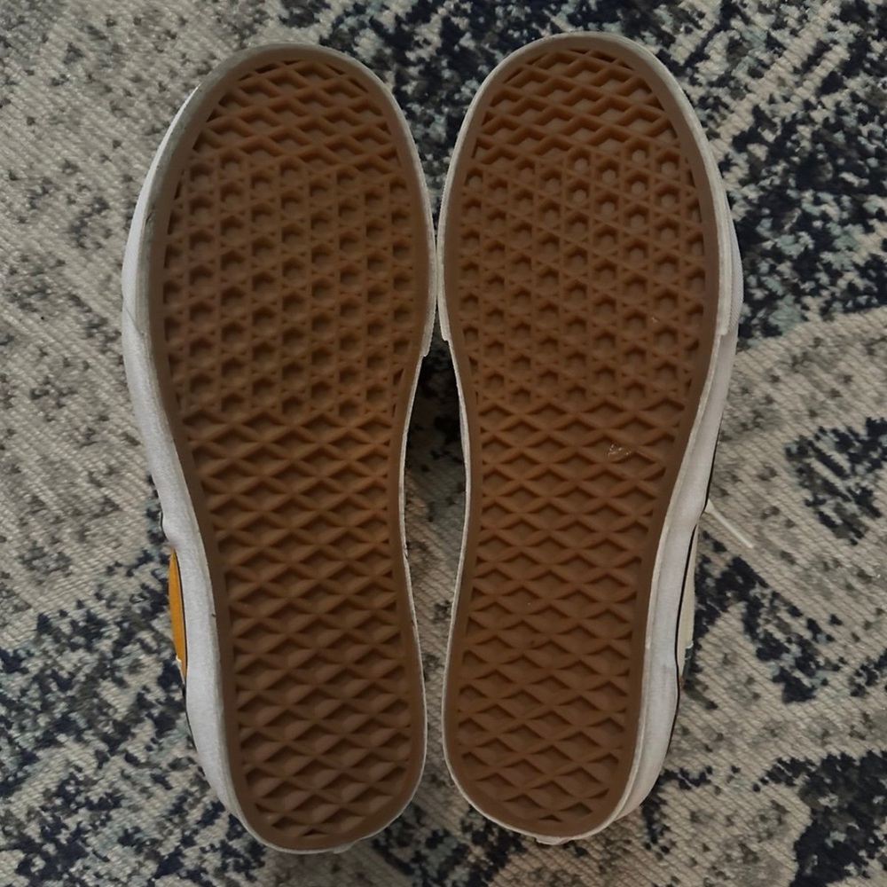 Vans - Picture 2 of 3